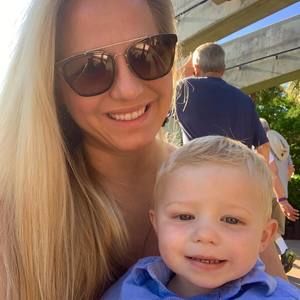 Meet your Posher, Stephanie